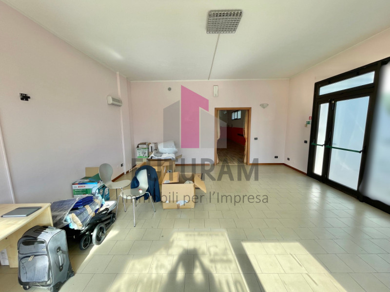 TORRI DI QUARTESOLO - 27FIL - PER INFO 0444/310220

Si propone in VENDITA  negozio di 125 mq situ...