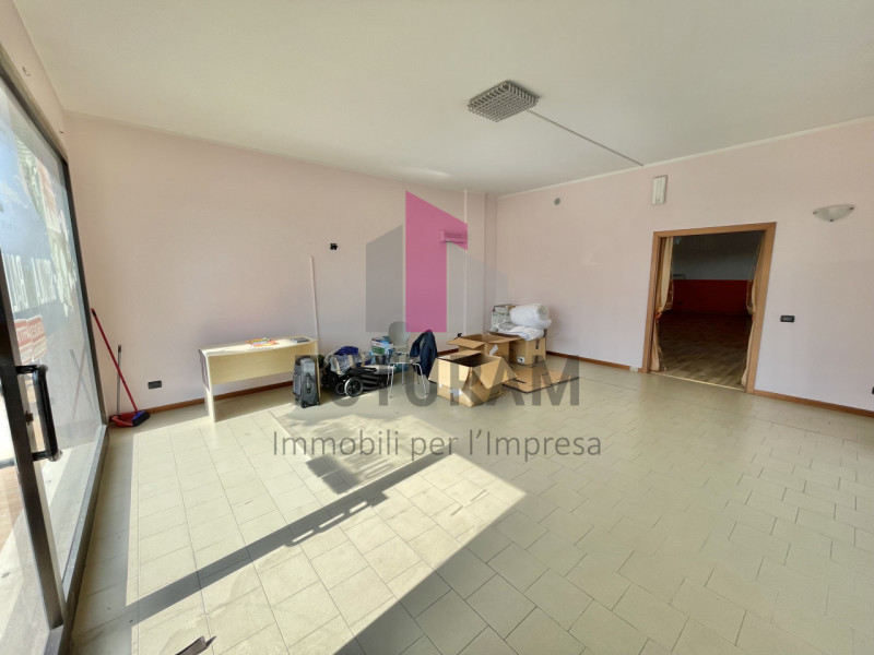 TORRI DI QUARTESOLO - 27FIL - PER INFO 0444/310220

Si propone in VENDITA  negozio di 125 mq situ...