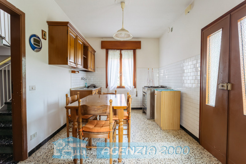 A TERRASSA PADOVANA HO LA CASA CHE CERCHI DA TEMPO!!! HA UN AMPIO GIARDINO, INOLTRE HAI A DISPOSI...