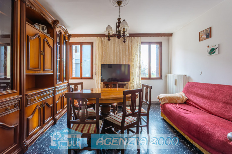 A TERRASSA PADOVANA HO LA CASA CHE CERCHI DA TEMPO!!! HA UN AMPIO GIARDINO, INOLTRE HAI A DISPOSI...