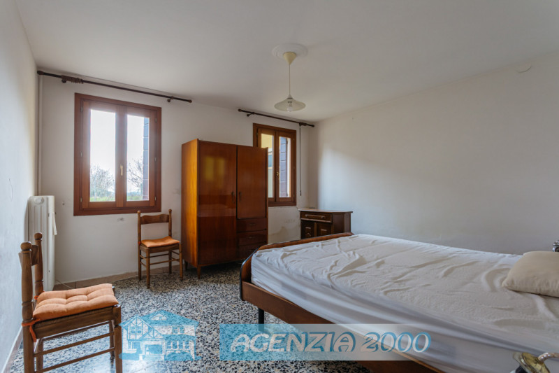 A TERRASSA PADOVANA HO LA CASA CHE CERCHI DA TEMPO!!! HA UN AMPIO GIARDINO, INOLTRE HAI A DISPOSI...