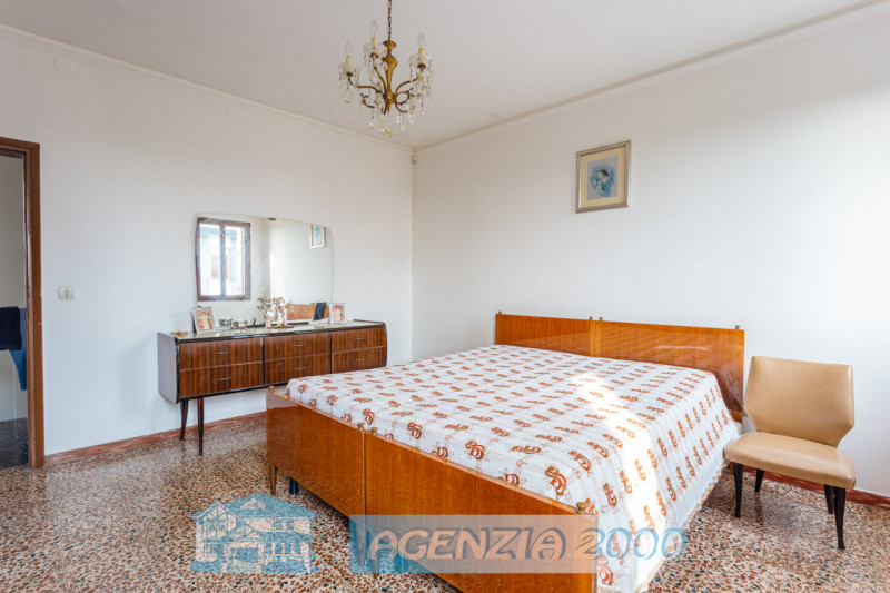 A TERRASSA PADOVANA HO LA CASA CHE CERCHI DA TEMPO!!! HA UN AMPIO GIARDINO, INOLTRE HAI A DISPOSI...