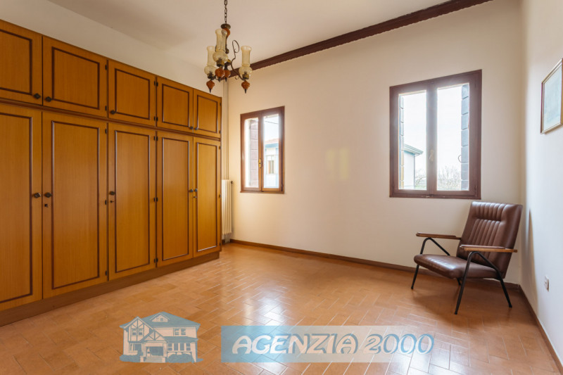 A TERRASSA PADOVANA HO LA CASA CHE CERCHI DA TEMPO!!! HA UN AMPIO GIARDINO, INOLTRE HAI A DISPOSI...