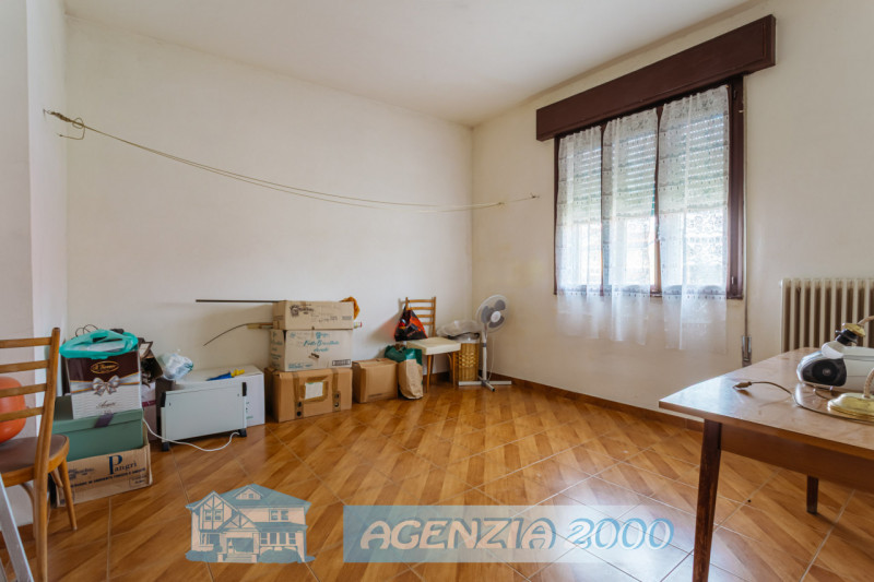 A TERRASSA PADOVANA HO LA CASA CHE CERCHI DA TEMPO!!! HA UN AMPIO GIARDINO, INOLTRE HAI A DISPOSI...