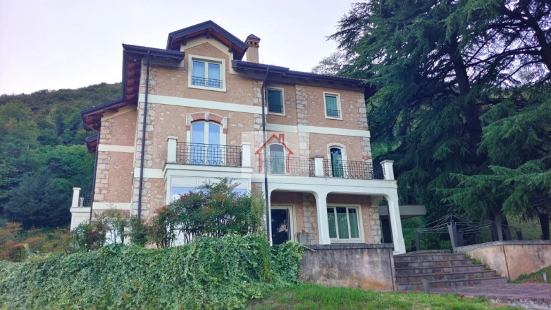 Rif: DV116
X Info - Denis: 3402540785

Piovene Rocchette (VI)

Opportunità unica di investimento ...