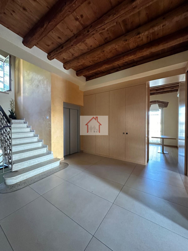 Rif: DV116
X Info - Denis: 3402540785

Piovene Rocchette (VI)

Opportunità unica di investimento ...