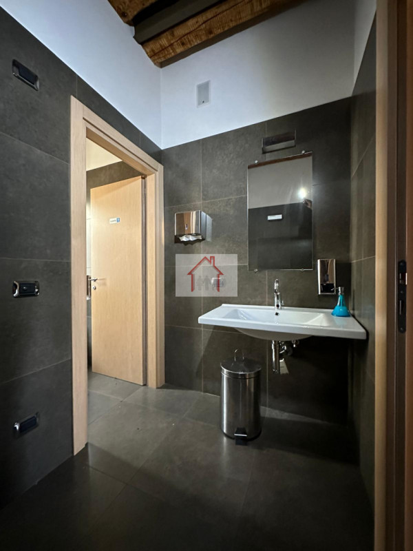 Rif: DV116
X Info - Denis: 3402540785

Piovene Rocchette (VI)

Opportunità unica di investimento ...