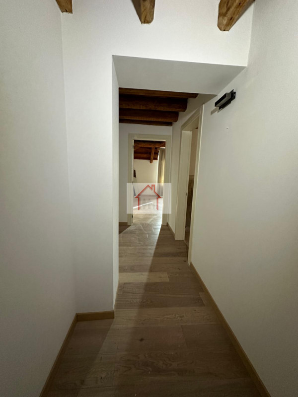 Rif: DV116
X Info - Denis: 3402540785

Piovene Rocchette (VI)

Opportunità unica di investimento ...