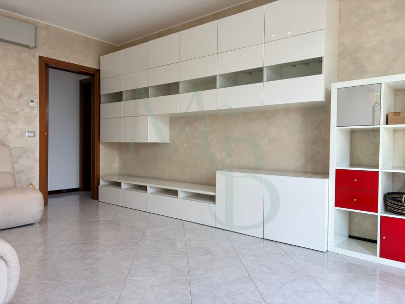 BUSA DI VIGONZA: Immobiliare MB propone in esclusiva un appartamento completamente ristrutturato ...