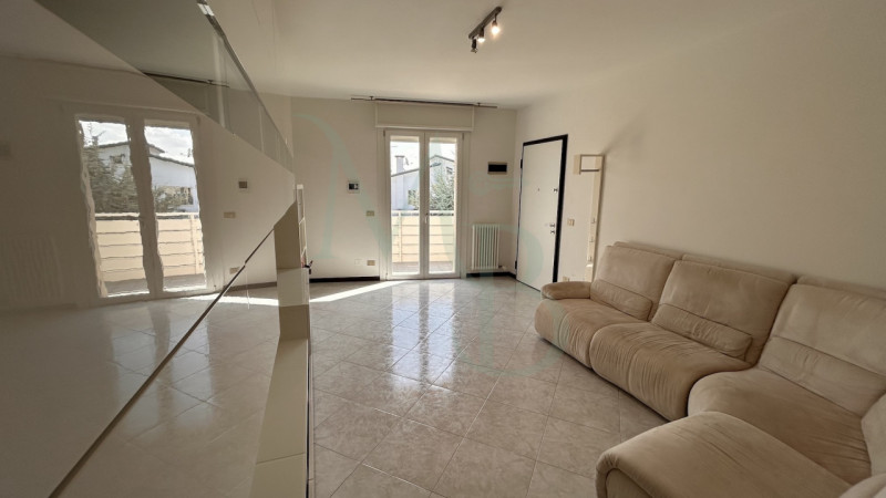 BUSA DI VIGONZA: Immobiliare MB propone in esclusiva un appartamento completamente ristrutturato ...