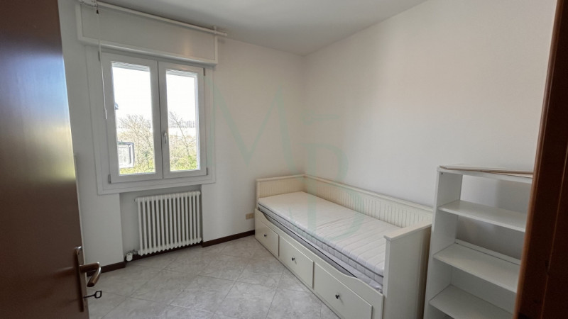 BUSA DI VIGONZA: Immobiliare MB propone in esclusiva un appartamento completamente ristrutturato ...