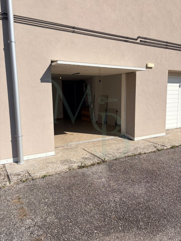 BUSA DI VIGONZA: Immobiliare MB propone in esclusiva un appartamento completamente ristrutturato ...