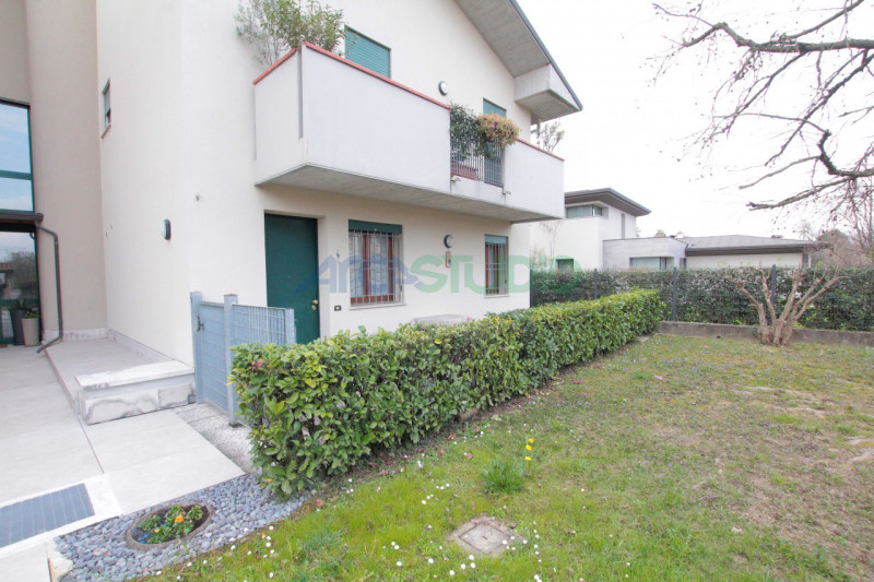 OTTIMO INVESTIMENTO
Vieni a scoprire questo incantevole Miniappartamento situato nel cuore di Ret...