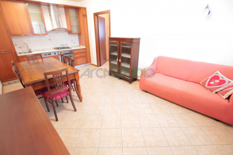 OTTIMO INVESTIMENTO
Vieni a scoprire questo incantevole Miniappartamento situato nel cuore di Ret...