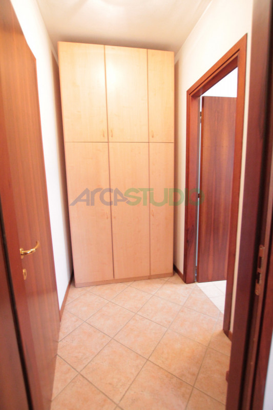 OTTIMO INVESTIMENTO
Vieni a scoprire questo incantevole Miniappartamento situato nel cuore di Ret...