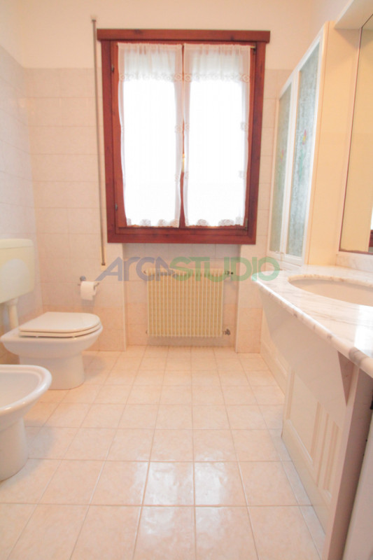 OTTIMO INVESTIMENTO
Vieni a scoprire questo incantevole Miniappartamento situato nel cuore di Ret...