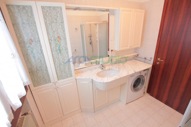 OTTIMO INVESTIMENTO
Vieni a scoprire questo incantevole Miniappartamento situato nel cuore di Ret...