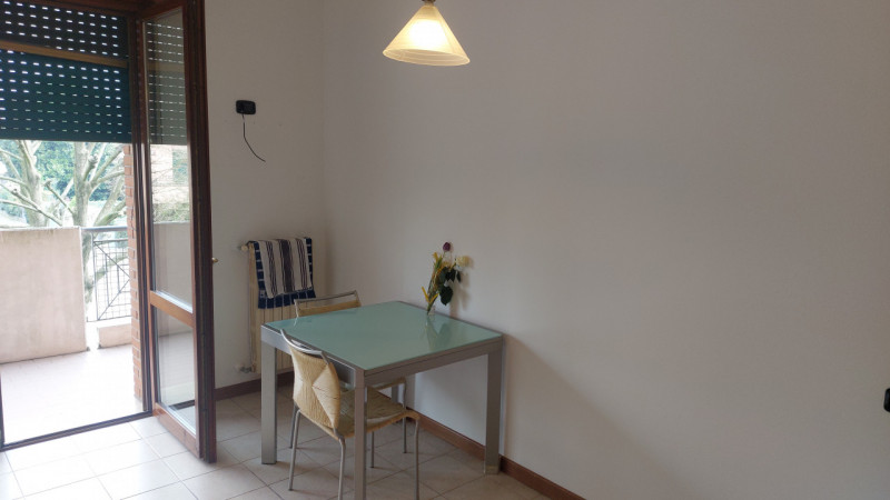 In zona centrale ma allo stesso tempo silenziosa, proponiamo grazioso miniappartamento ben tenuto...