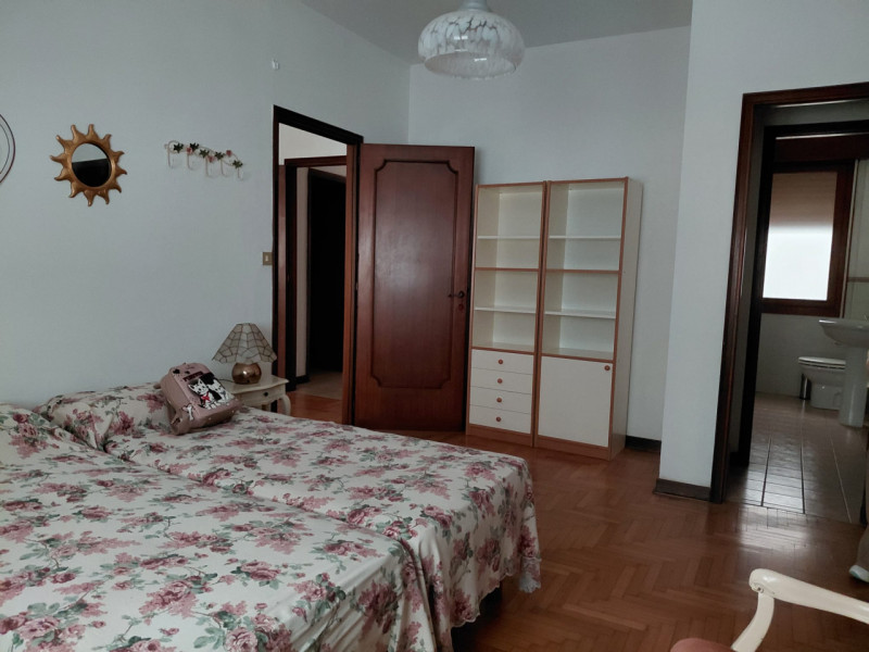 Riviere- Stefania Pilotto Immobiliare propone in vendita in esclusiva ampio bilocale di 65 mq con...