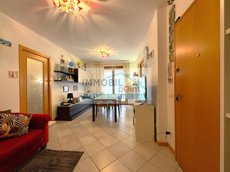 All'interno del quartiere residenziale di San Biagio di Teolo proponiamo un ottimo appartamento a...