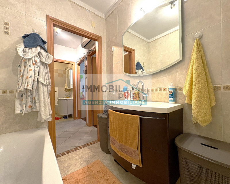 All'interno del quartiere residenziale di San Biagio di Teolo proponiamo un ottimo appartamento a...