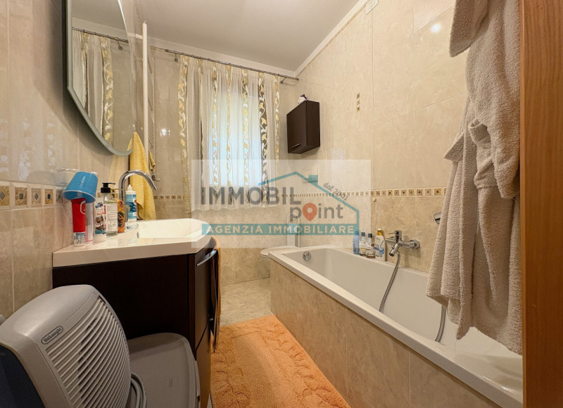 All'interno del quartiere residenziale di San Biagio di Teolo proponiamo un ottimo appartamento a...