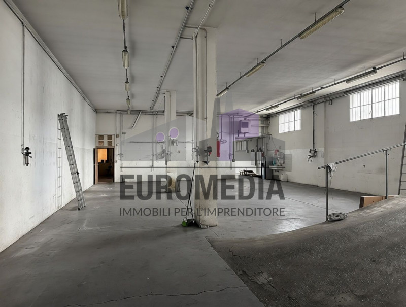 Per informazioni: 375.7062731

EUROMEDIA propone in locazione un interessante immobile a destinaz...