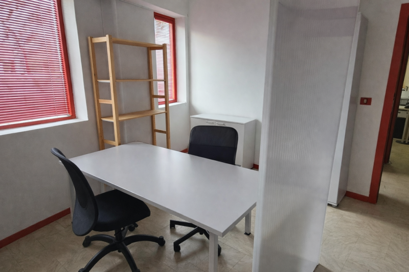 Riferimento per l'Agenzia AC1002 VIGONZA - Peraga - Zona Artigianale. Proponiamo in locazione un ...