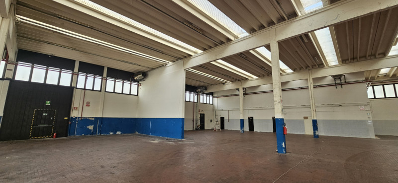 Riferimento per l'Agenzia AC1003 VIGONZA Perarolo - Zona Artigianale. Proponiamo in locazione un ...