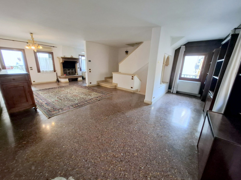 Palazzetto indipendente nel cuore del Centro Storico di Padova – Eleganza, privacy e charme senza...