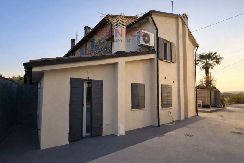 A Cornuda, in posizione tranquilla ma comoda ai servizi, proponiamo una deliziosa casetta di test...