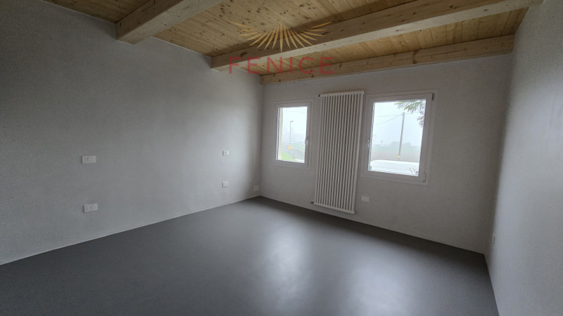 A Cornuda, in posizione tranquilla ma comoda ai servizi, proponiamo una deliziosa casetta di test...