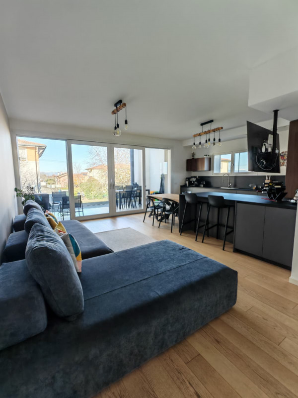 (Per INFO Mara 3481536890) A Silea, zona Sant'Elena, proponiamo in vendita meraviglioso appartame...