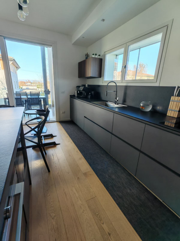 (Per INFO Mara 3481536890) A Silea, zona Sant'Elena, proponiamo in vendita meraviglioso appartame...