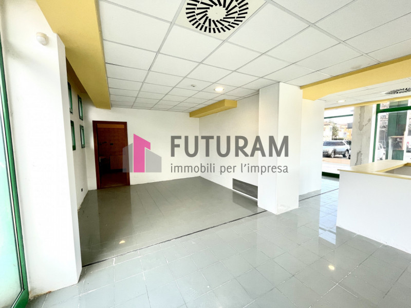 RIF: 148NM - PADOVA - PER INFO 0444/310220

Propongo in vendita un negozio di 275 mq in zona Stan...