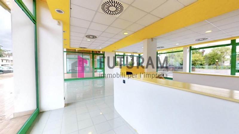 RIF: 148NM - PADOVA - PER INFO 0444/310220

Propongo in vendita un negozio di 275 mq in zona Stan...