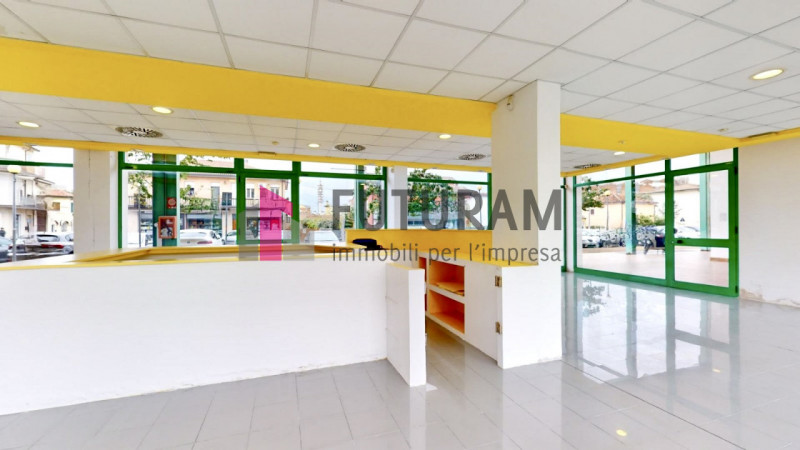 RIF: 148NM - PADOVA - PER INFO 0444/310220

Propongo in vendita un negozio di 275 mq in zona Stan...