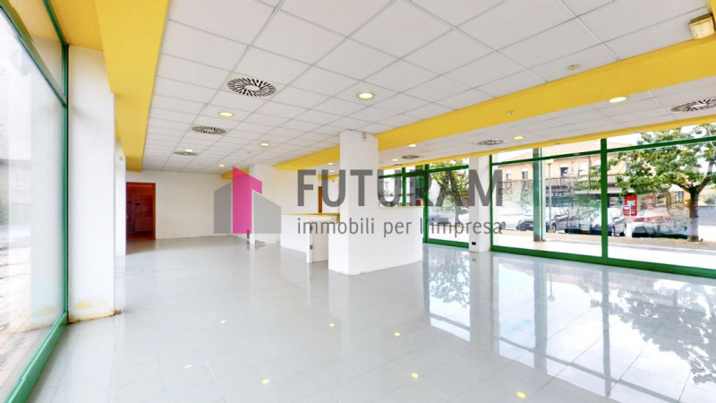 RIF: 148NM - PADOVA - PER INFO 0444/310220

Propongo in vendita un negozio di 275 mq in zona Stan...