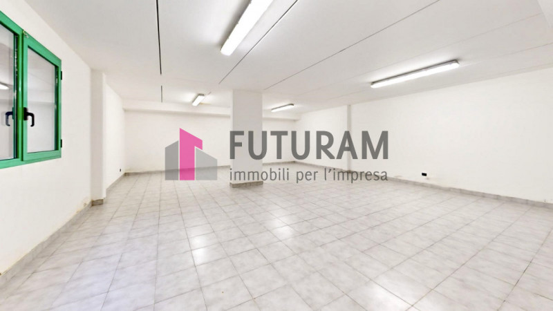 RIF: 148NM - PADOVA - PER INFO 0444/310220

Propongo in vendita un negozio di 275 mq in zona Stan...