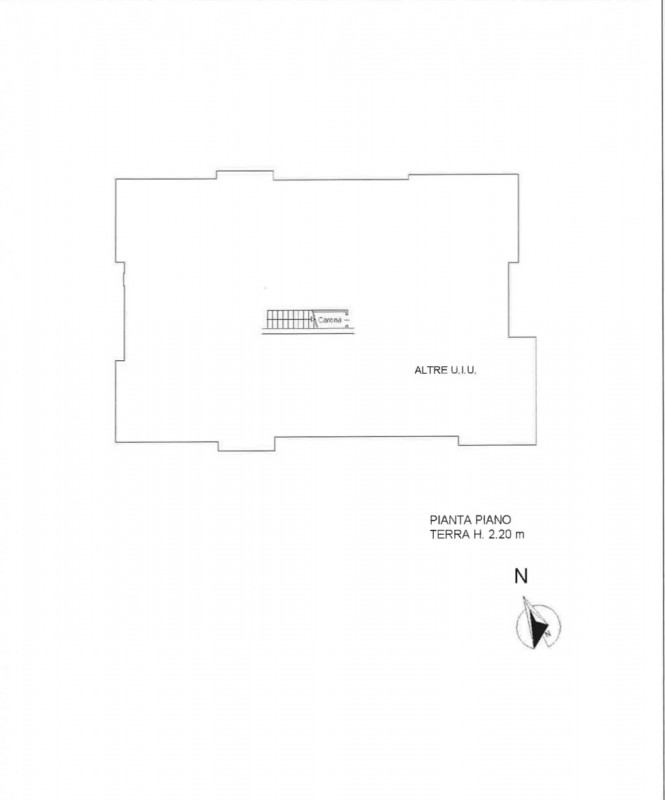 Scopri questo splendido appartamento di oltre 200 mq situato nell'incantevole zona di Guizza a Pa...