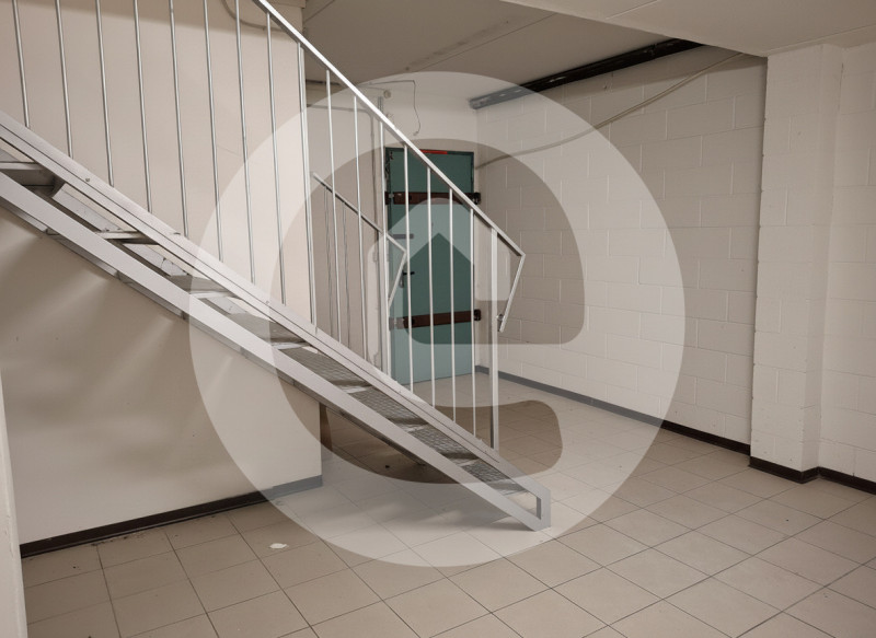 Nel pieno centro di Borgoricco, proponiamo in affitto magazzino al piano interrato, ideale per ch...