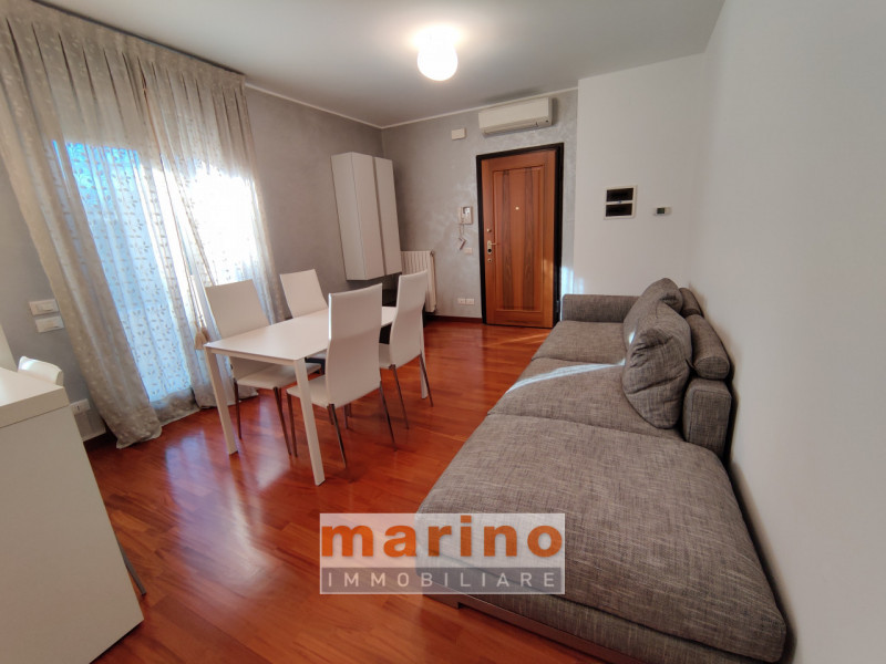 ZONA PALESTRO 
Proponiamo in affitto un elegante appartamento in palazzina tranquilla recente con...