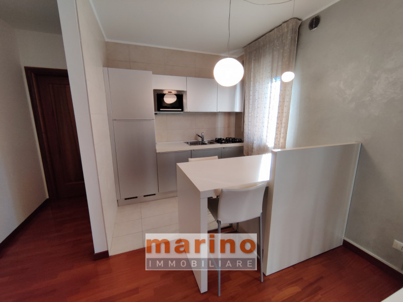 ZONA PALESTRO 
Proponiamo in affitto un elegante appartamento in palazzina tranquilla recente con...