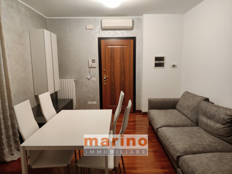 ZONA PALESTRO 
Proponiamo in affitto un elegante appartamento in palazzina tranquilla recente con...