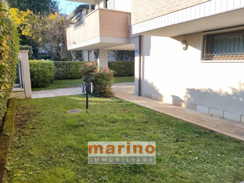 ZONA PALESTRO 
Proponiamo in affitto un elegante appartamento in palazzina tranquilla recente con...