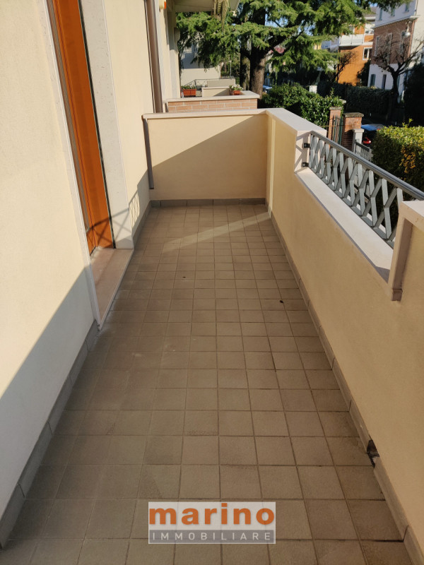 ZONA PALESTRO 
Proponiamo in affitto un elegante appartamento in palazzina tranquilla recente con...