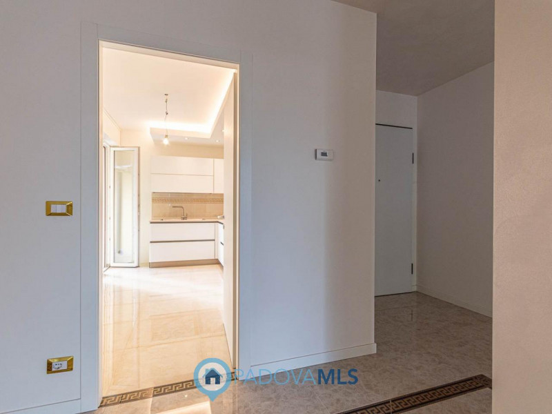 Immobile in esclusiva al Gruppo Padova MLS 

Nel cuore di Abano Terme, in via Previtali, proponia...