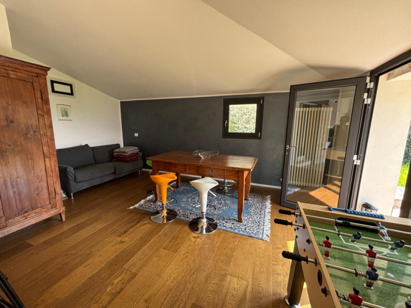 Proponiamo in affitto per i mesi del periodo estivo (Maggio - Ottobre) una splendida villa modern...