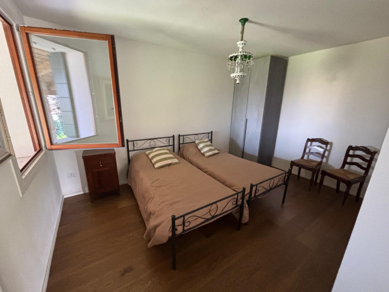 Proponiamo in affitto per i mesi del periodo estivo (Maggio - Ottobre) una splendida villa modern...