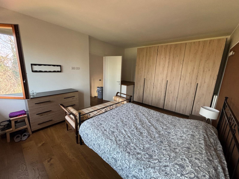 Proponiamo in affitto per i mesi del periodo estivo (Maggio - Ottobre) una splendida villa modern...